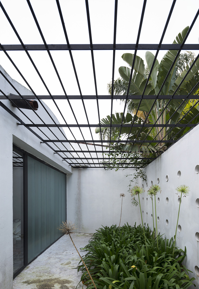 乌拉圭 HQ 住宅 | 带加泰罗尼亚穹顶的现代空间-14