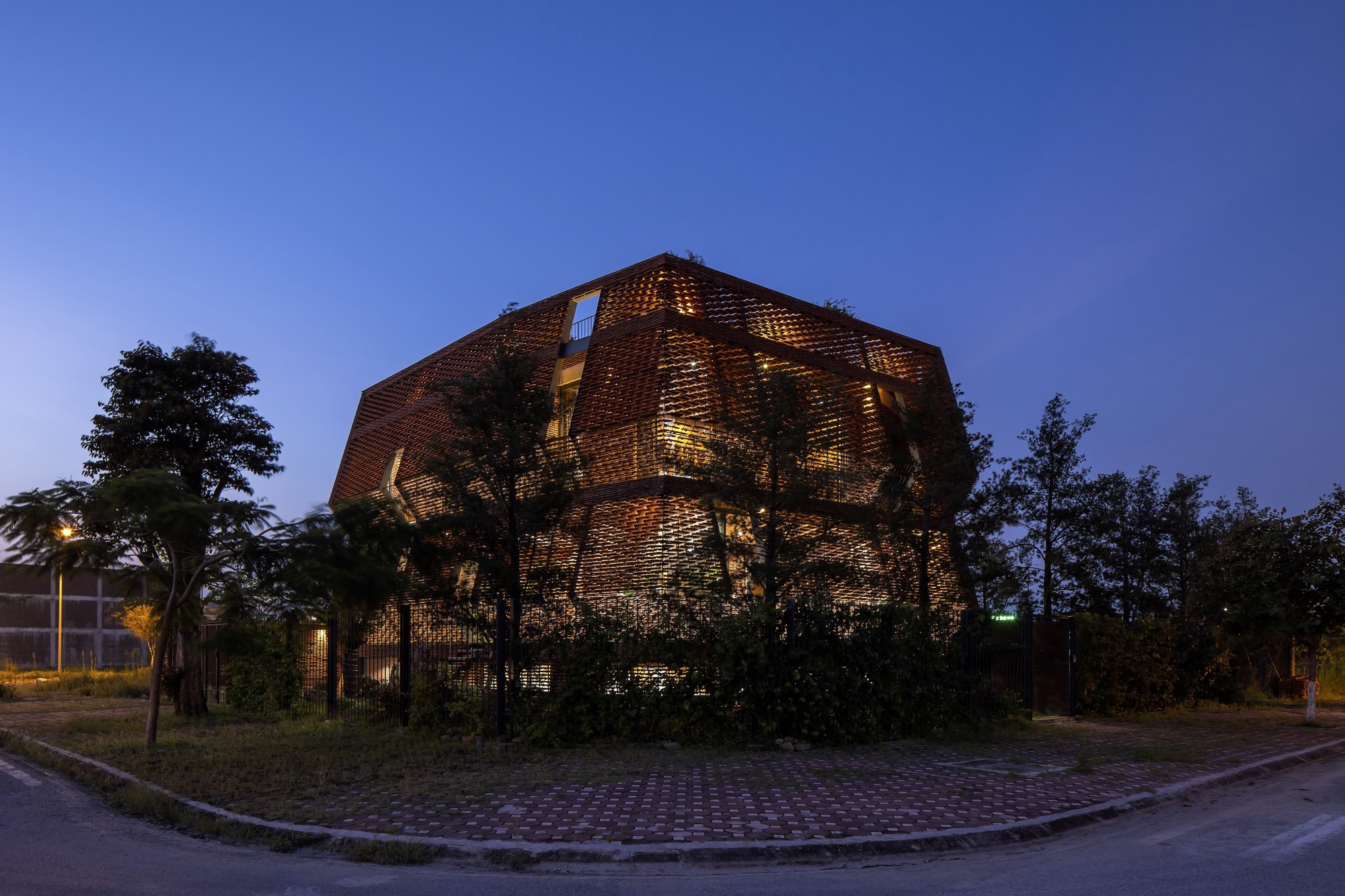 瓦片雀巢屋丨越南丨H&P Architects-51