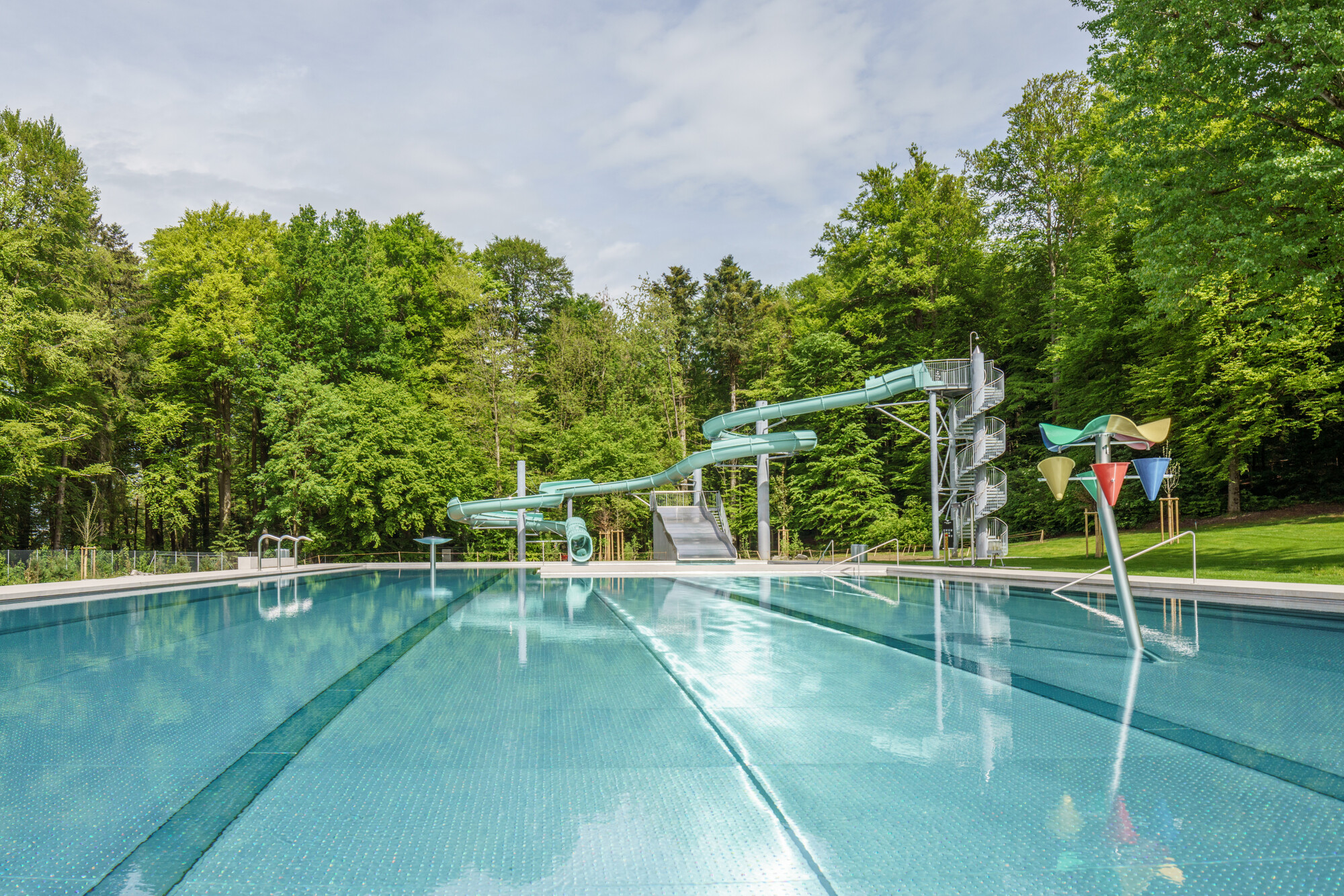 森林泳池齐默格格丨瑞士卢塞恩丨Brechbuehler Walser Architekten-22