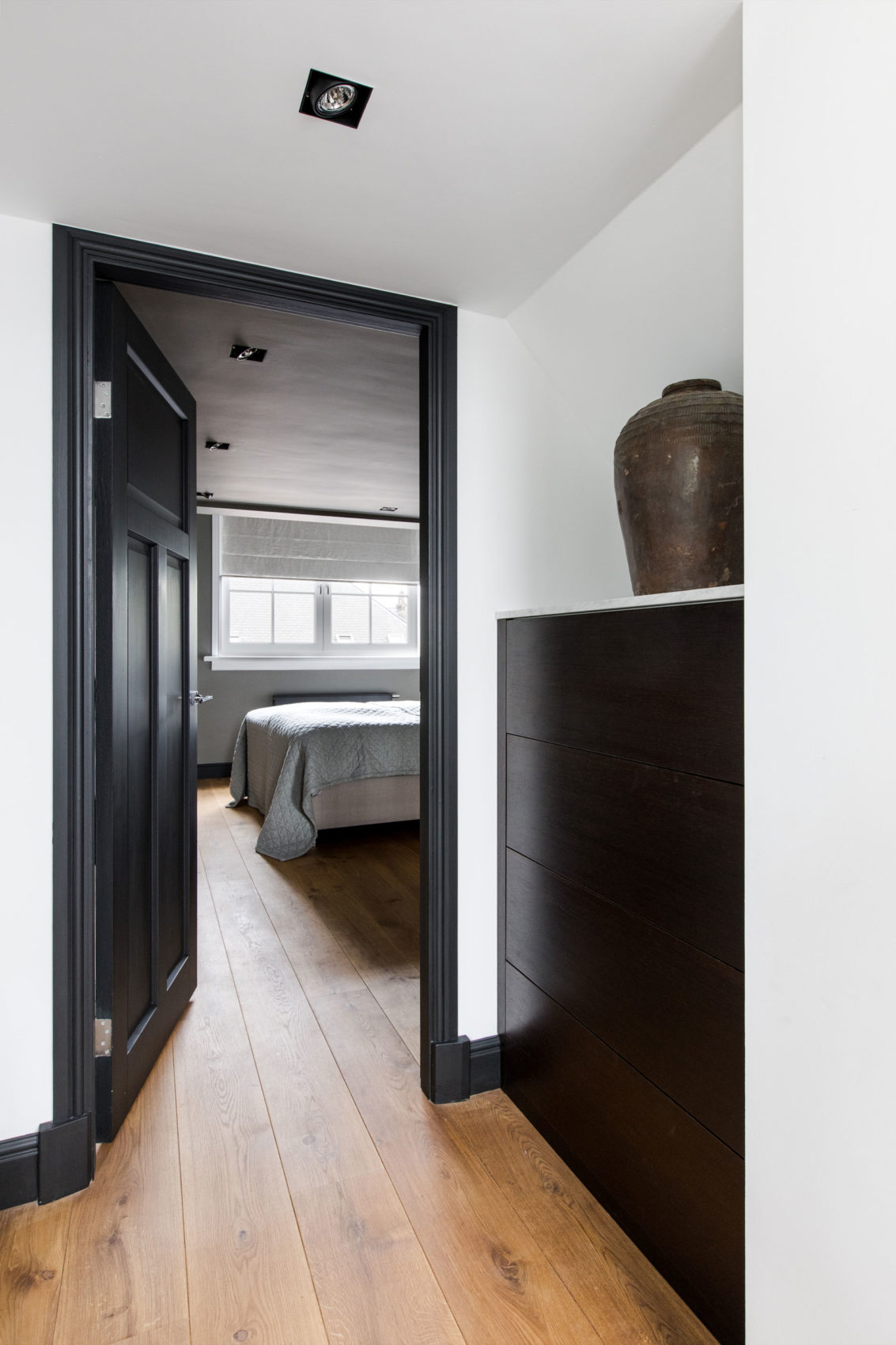 Remodeling of an Old Penthouse, Formerly a School, Into a Private Home-36