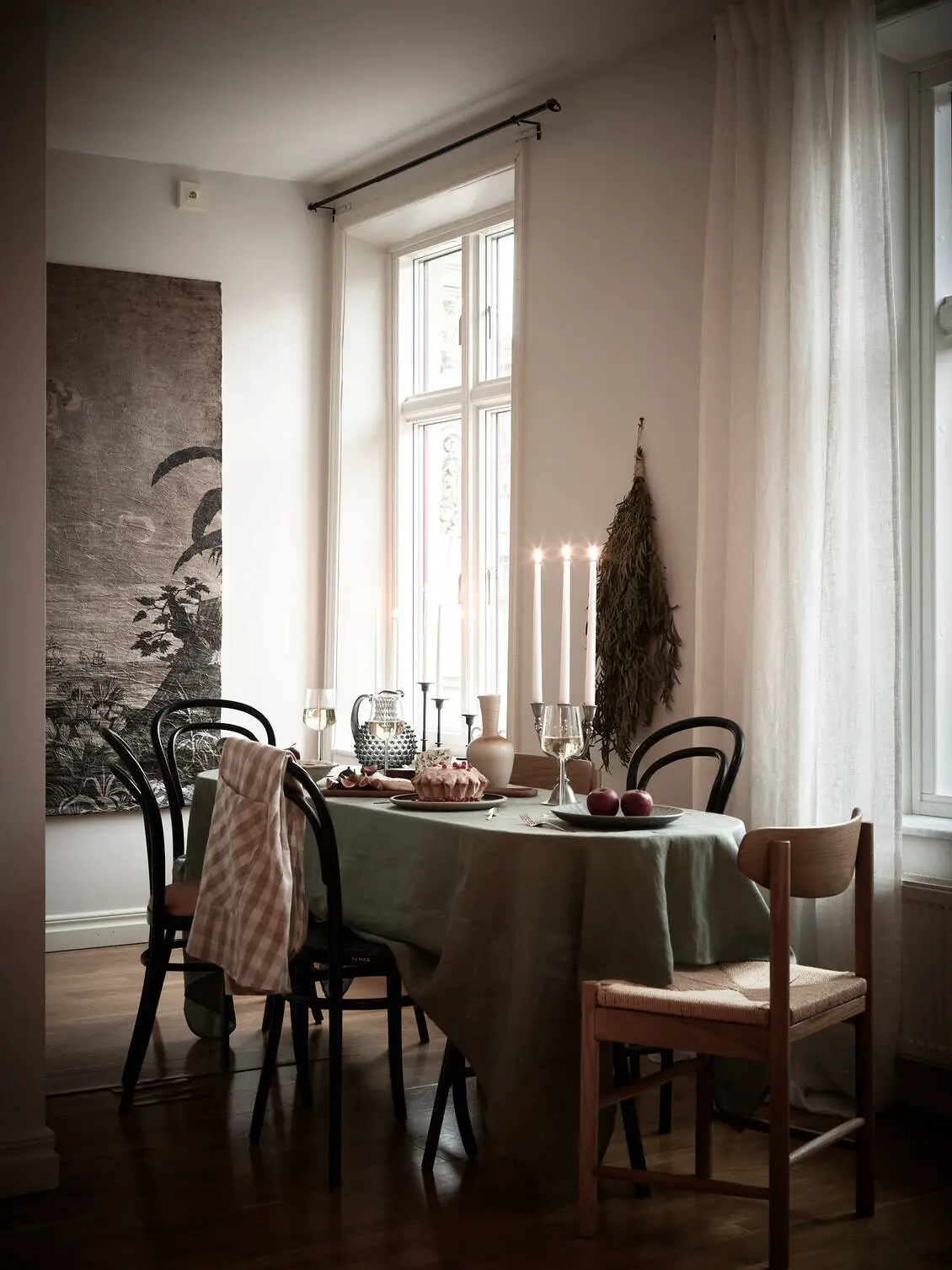 瑞典冬日暖光 | 经典 19 世纪公寓的温馨改造-8