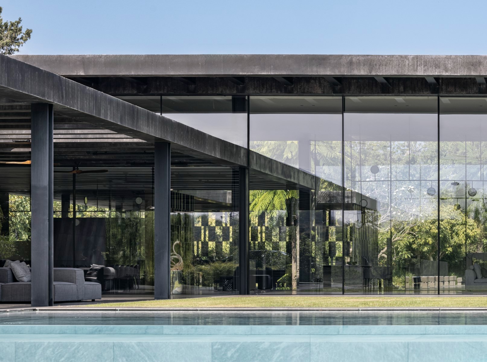 黑色混凝土房屋丨以色列丨Pitsou Kedem Architects-22