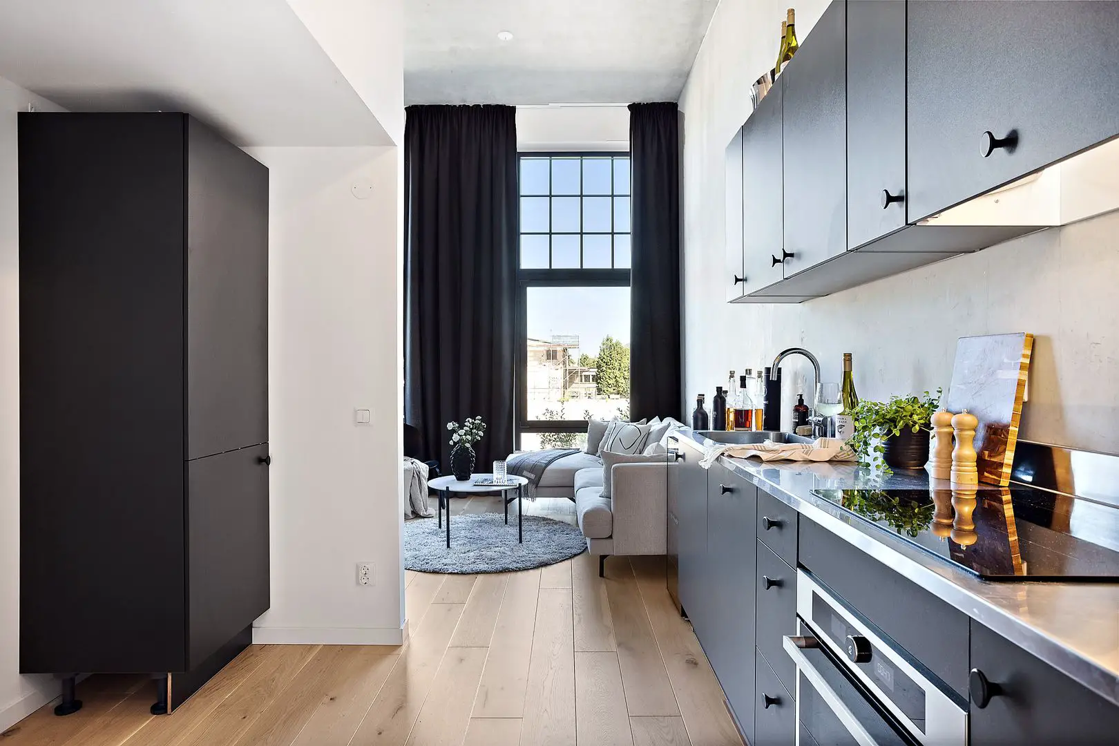 瑞典 35m2 蓝色调迷你复式公寓，设计巧妙空间利用充分-11