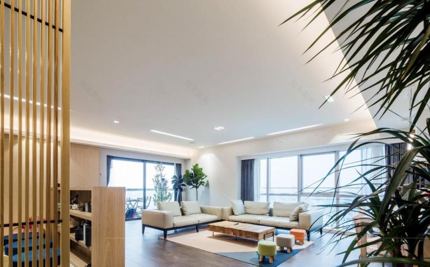 方秋云打造北欧简约风原木家居-2