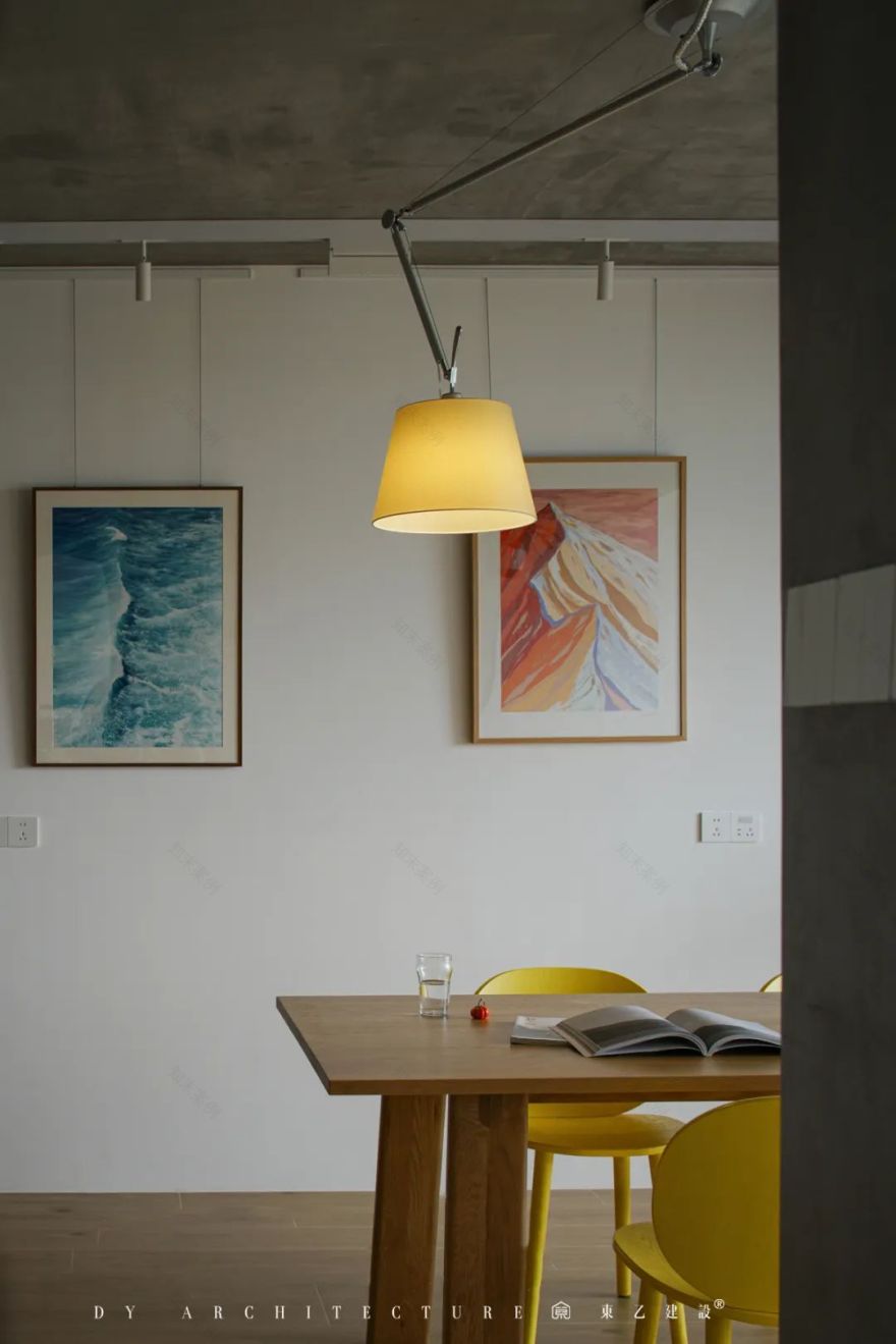 原始粗狂的混凝土裸顶遇上紧凑小三房,这酷酷的松弛感真让人着迷丨中国长沙丨東乙建设-76