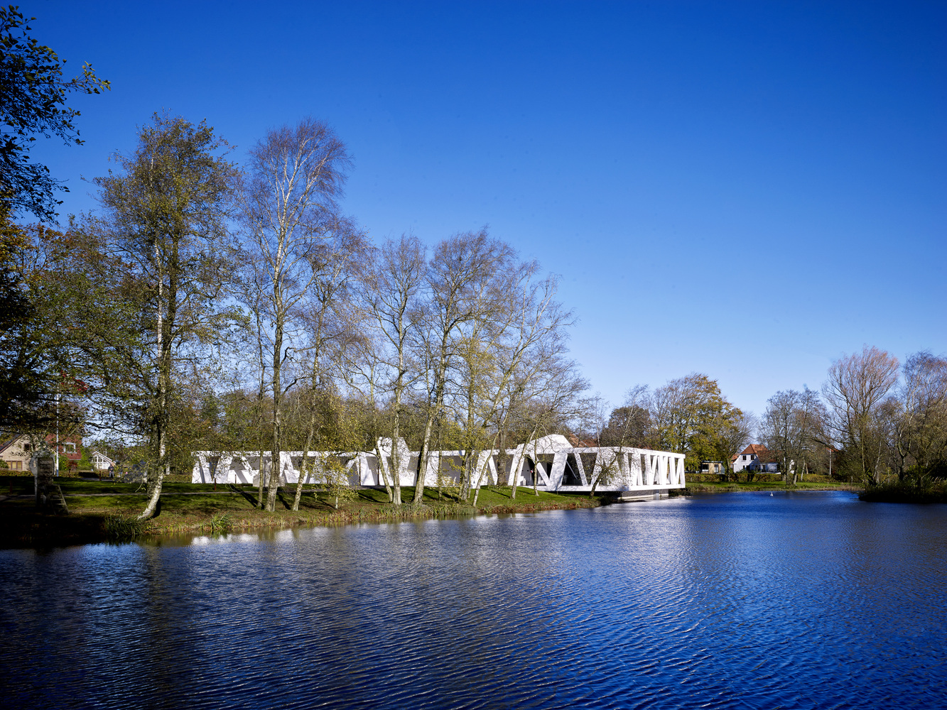 丹麦漂浮艺术博物馆·汉宁·拉森的湖畔杰作-39