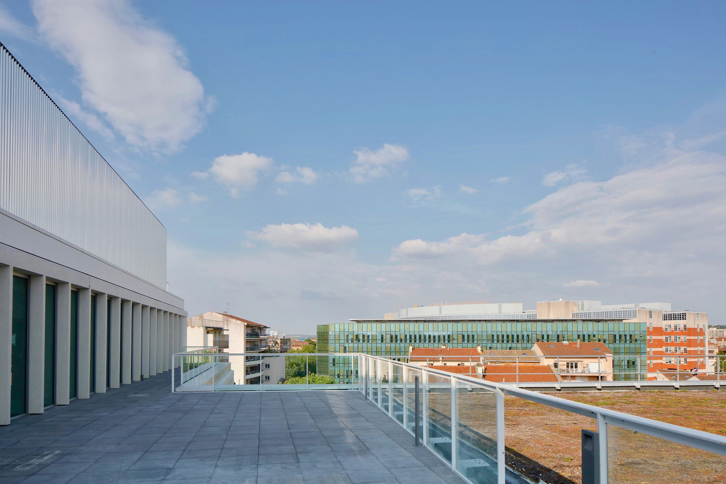 法国图卢兹“河畔”办公楼设计-25