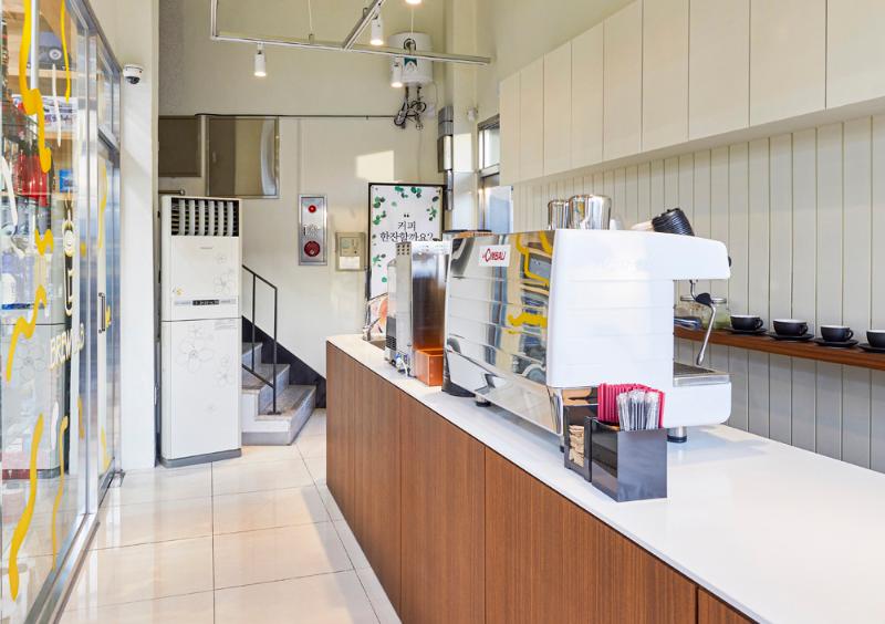 十平米温馨咖啡馆，展现布鲁克空间魅力-4