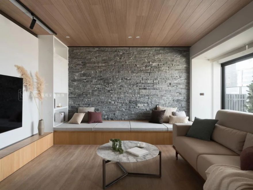 【新作发表】位于城市里的质朴木屋-5