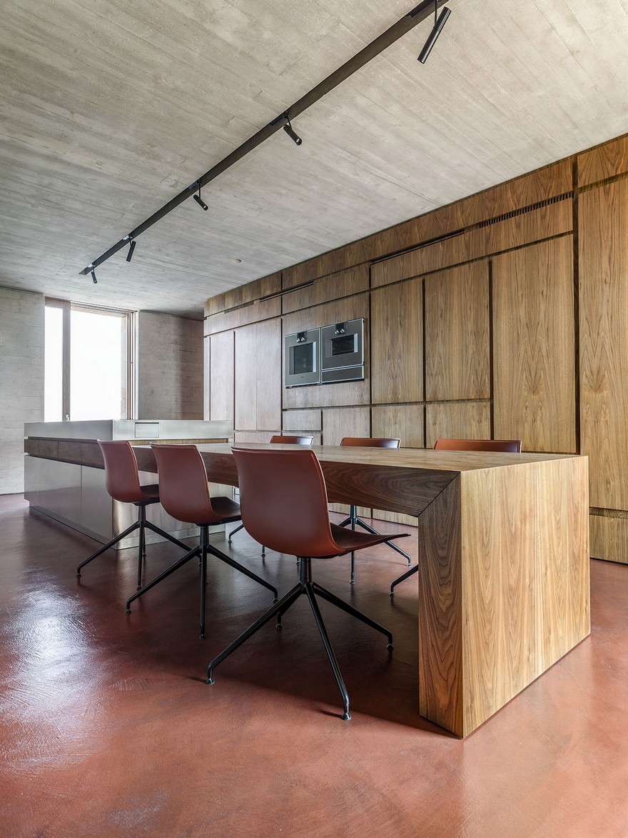 This Italian Stone House Celebrates Vernacular Architecture in a Modern Way-16