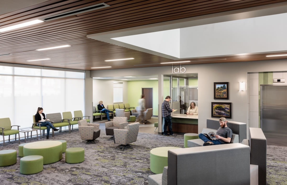 Pueblo 社区健康中心东部门诊丨美国科罗拉多丨RTA Architects-11