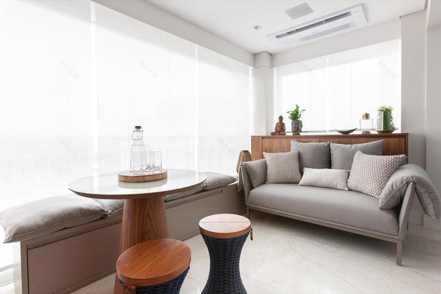 巴西 Arpoador 花园公寓,明亮木质打造女性居住空间-10