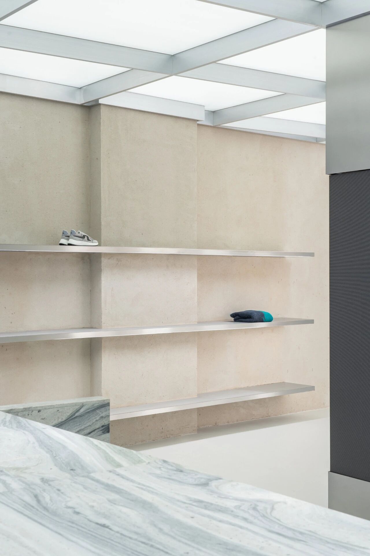 J· Lindeberg先锋美学概念店设计-9