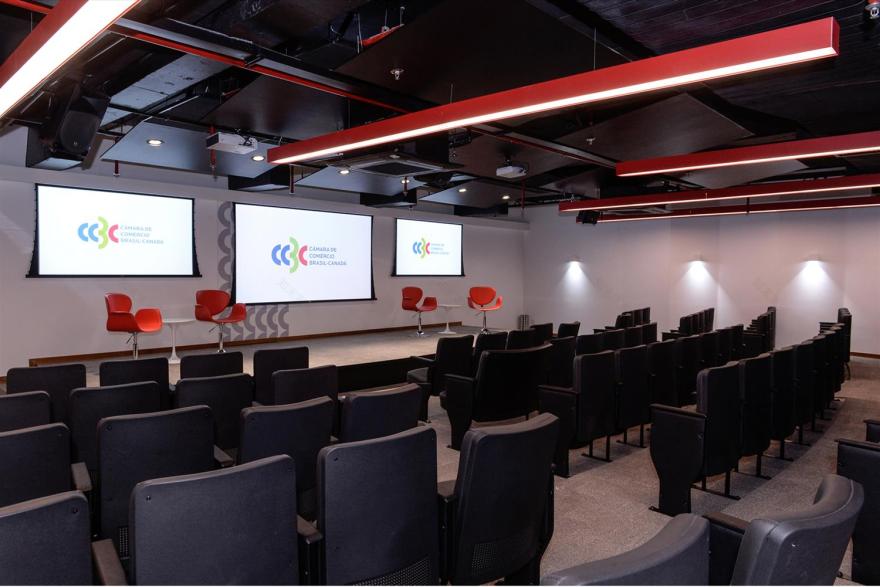 巴西 CCBC 办公室 · 色彩与木质的完美融合-9