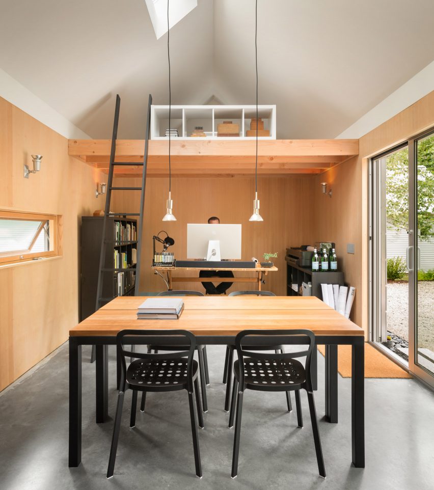 森林中的全铝谷仓风小型工作室设计丨美国缅因丨30X40 Design Workshop-7