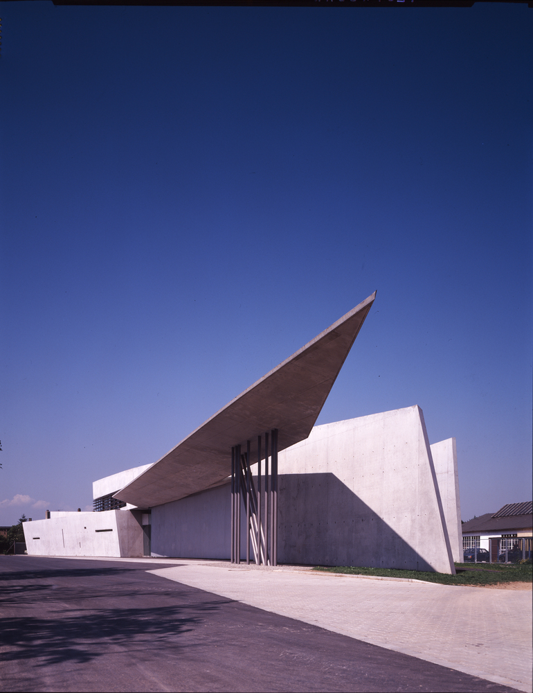 AD Classics Vitra Fire Station  Zaha Hadid-71