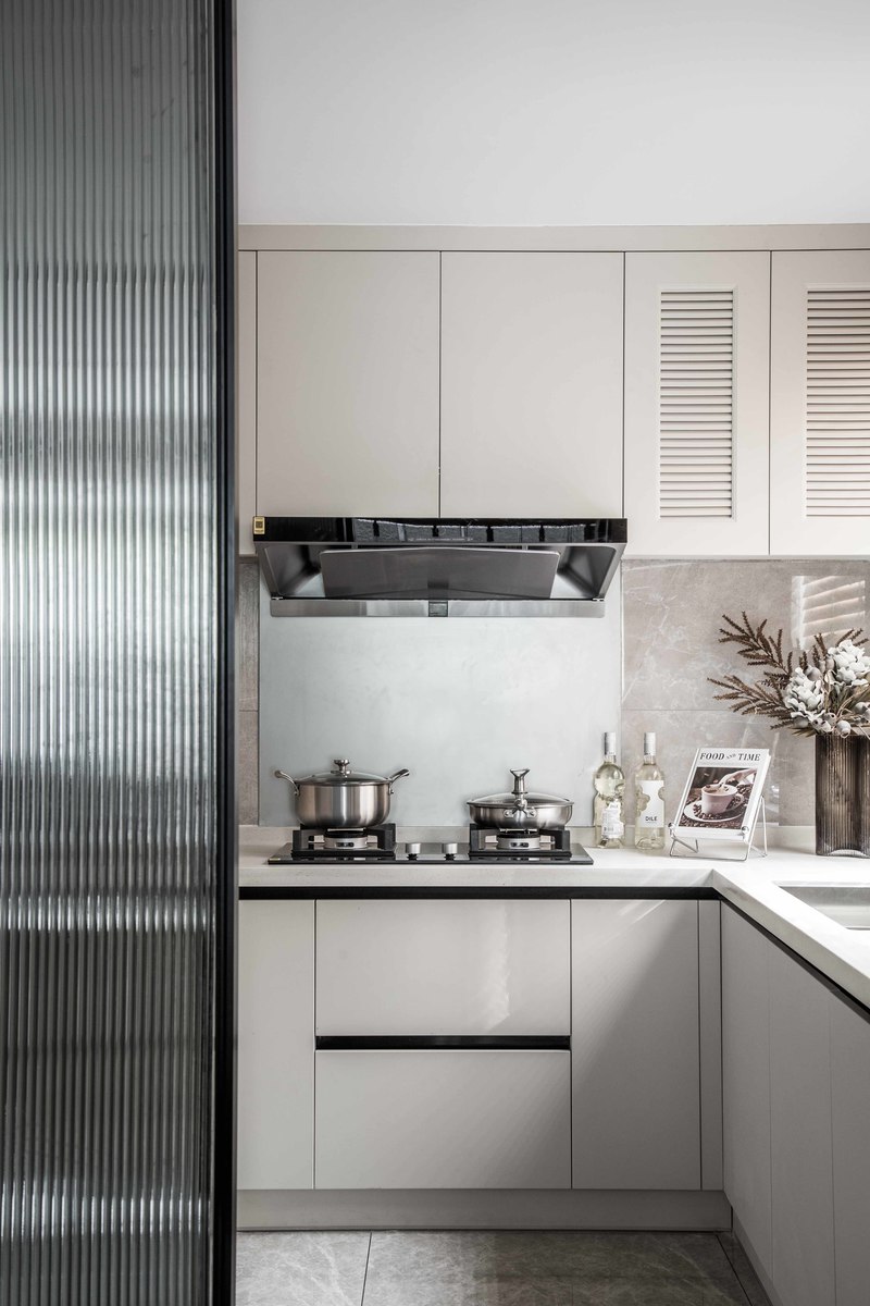 《白底上的白方块》 | 至上主义设计理念的完美呈现-13