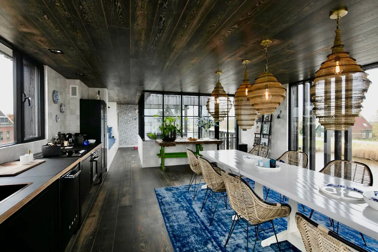 荷兰水上集装箱之家（Zwarte Zwaan）-13