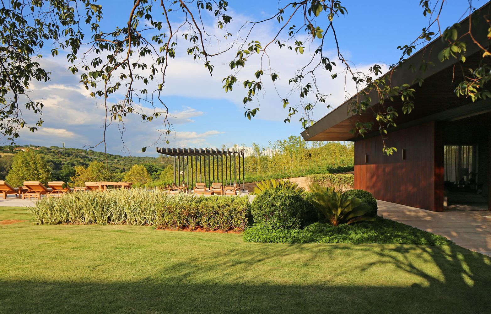 SSR Sombreiros House · 乡村绿色住宅丨巴西圣保罗-25