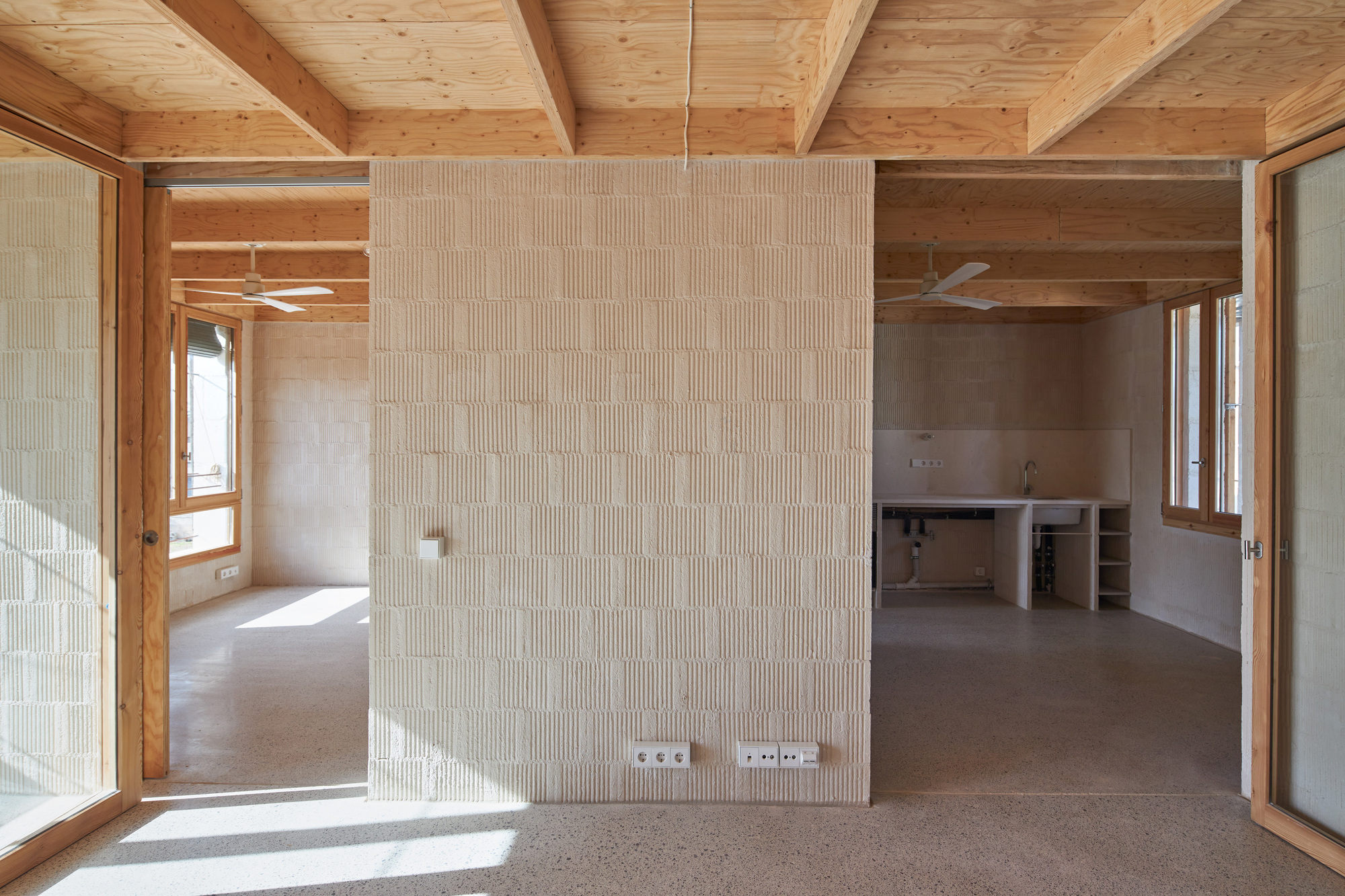 Ten Social Housing Units in Santa Margalida, Mallorca / Javier Gavín + Siddartha Rodrigo + Juan Moreno + DATAAE-15