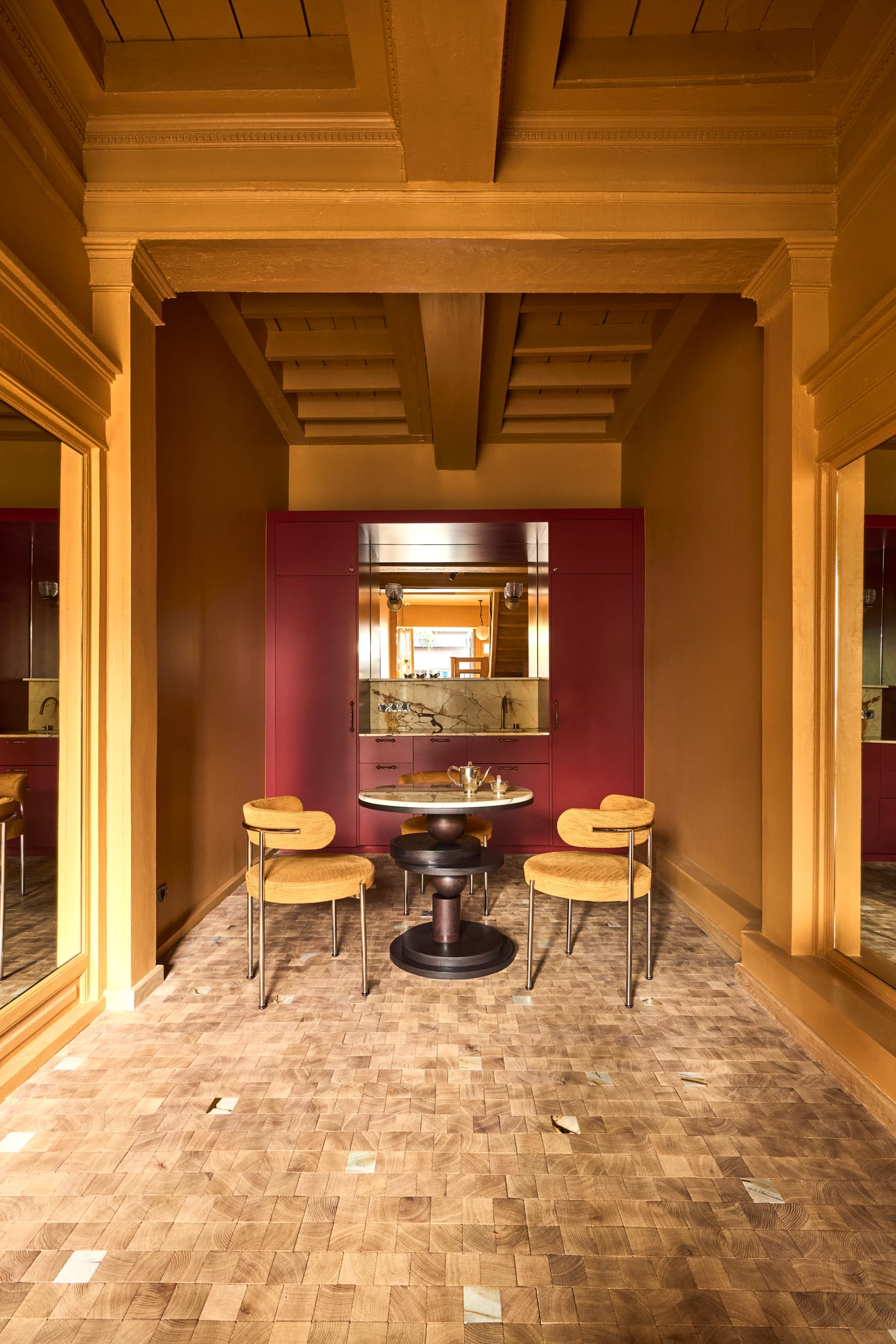 巴黎传奇跳蚤市场办公室改造为策展展厅丨法国巴黎-1