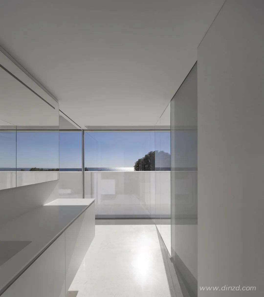 白色极简，融入自然的住宅设计-100
