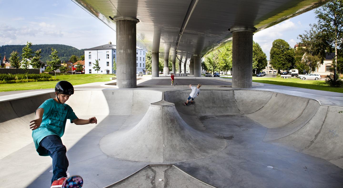 Bruparken 高架桥下运动空间景观-11