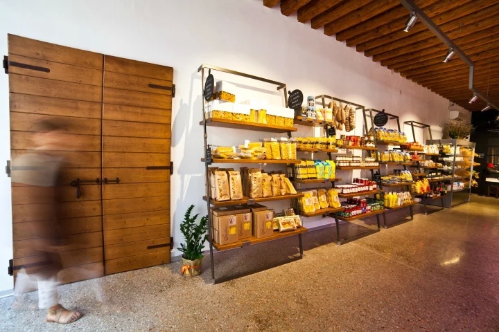 意大利的EL BOCON DEL PRETE食品店-17