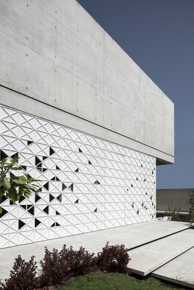 以色列城市中的白色铝制“盒子”-66