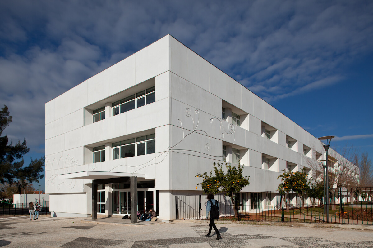 葡萄牙 Rainha Santa Isabel 中学室内设计-8