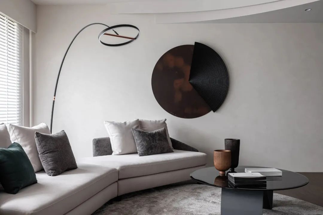 胡桃木+高级灰，纯粹而艺术的现代空间-17