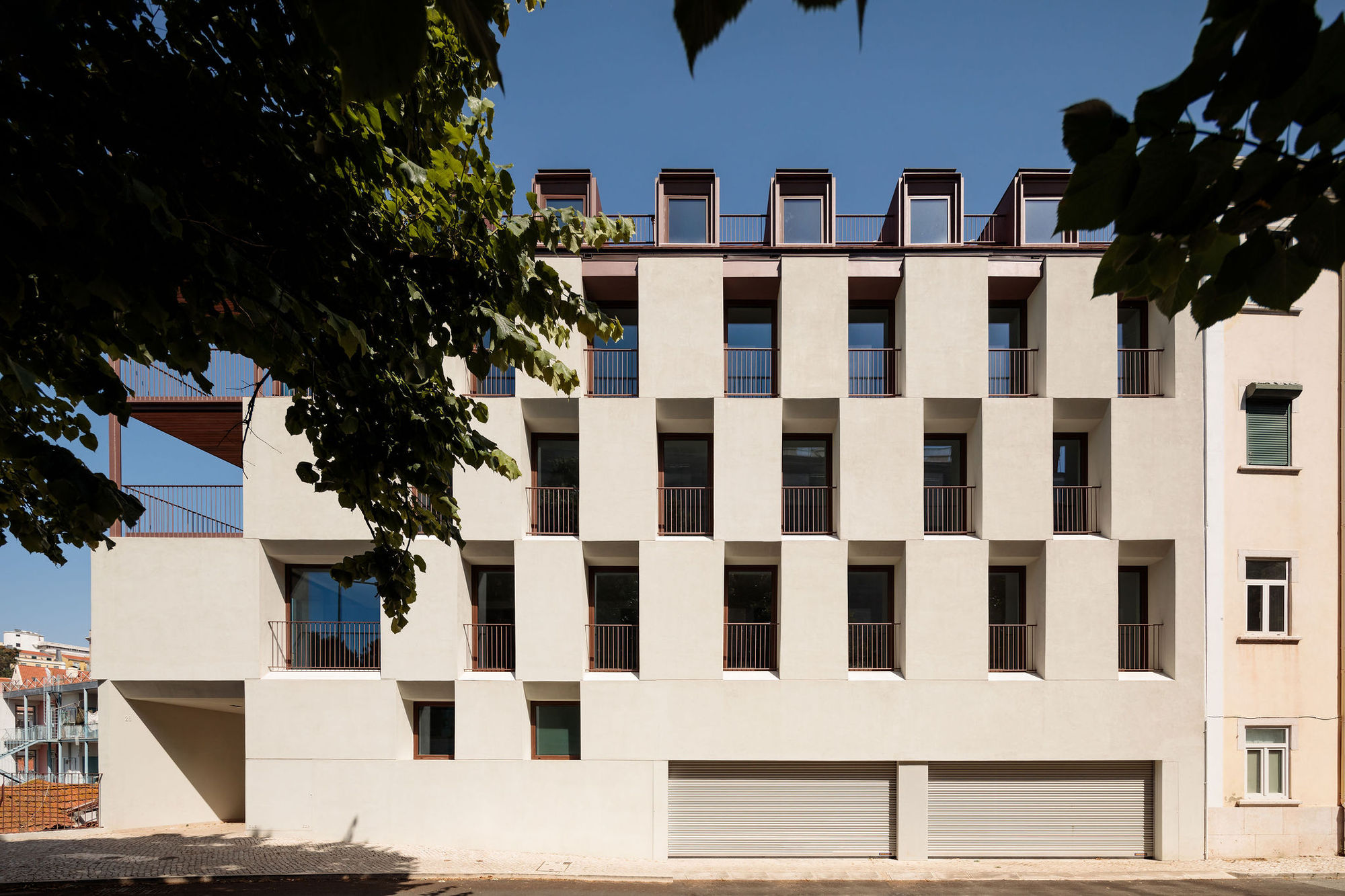 Residential Building by the Aqueduct / António Costa Lima Arquitectos-7