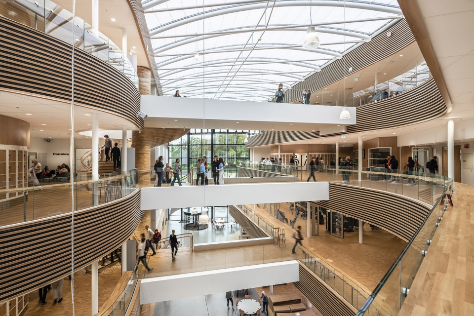 霍滕高级中学-17