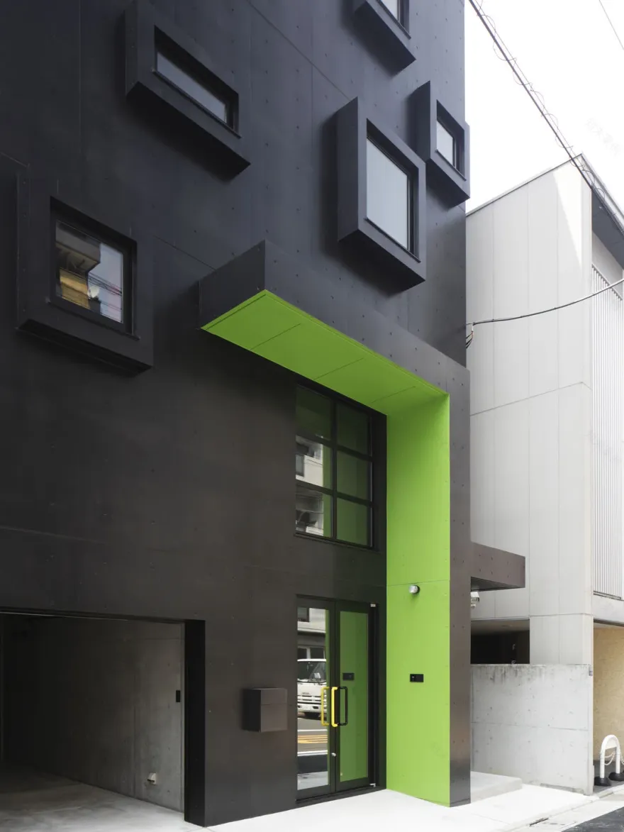 东京密集区三层住宅,打造自然光线与通风的宜居空间-15