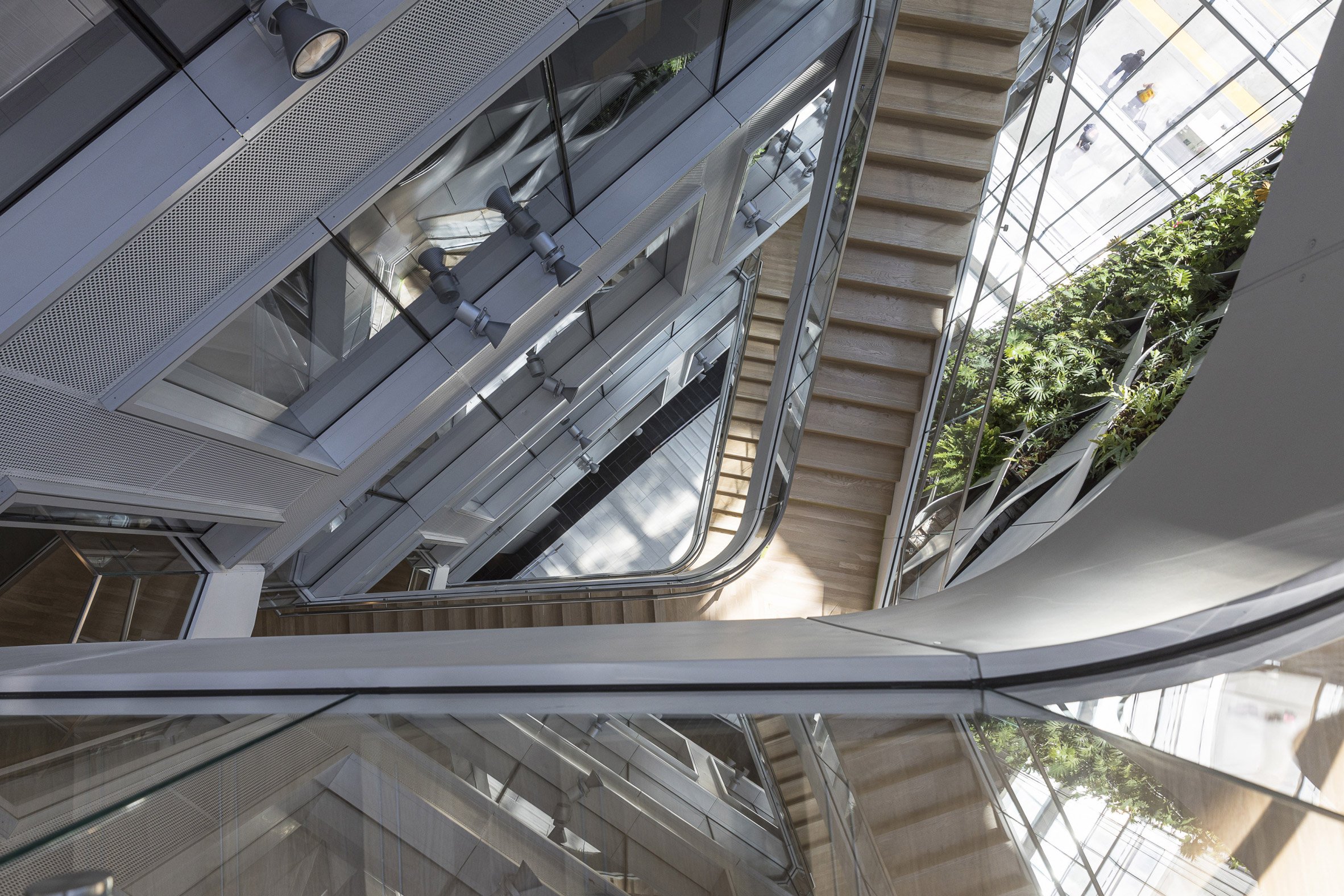 扭曲的加拿大卡尔加里"Telus Sky Tower" | 女性气息的设计-26