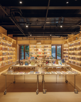 新华书店丨中国浙江丨THE TRIANGLE.JP