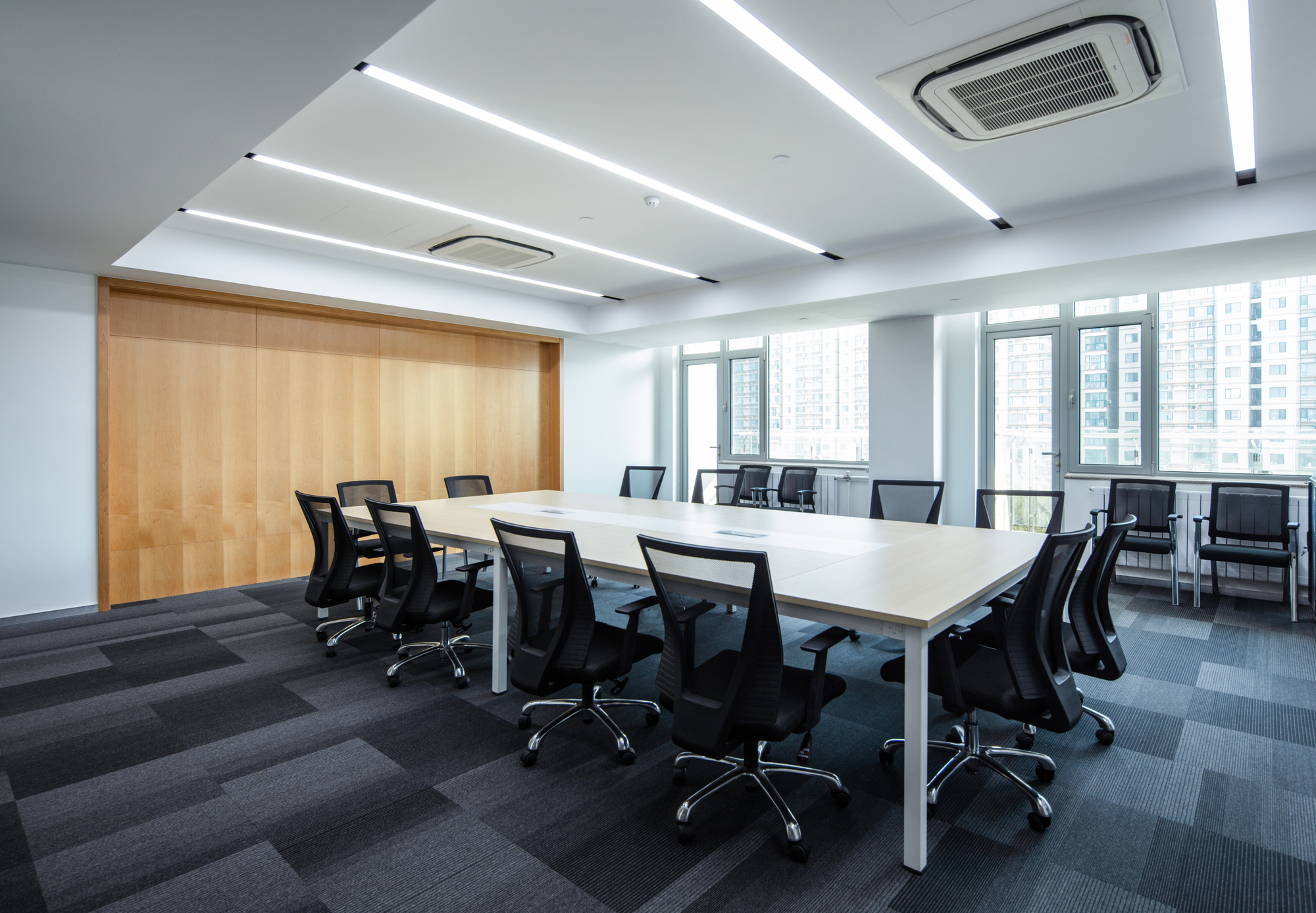 Renovation of the Headquaters of Yantai Marine Economic Innovation Zone / SHUISHI-51