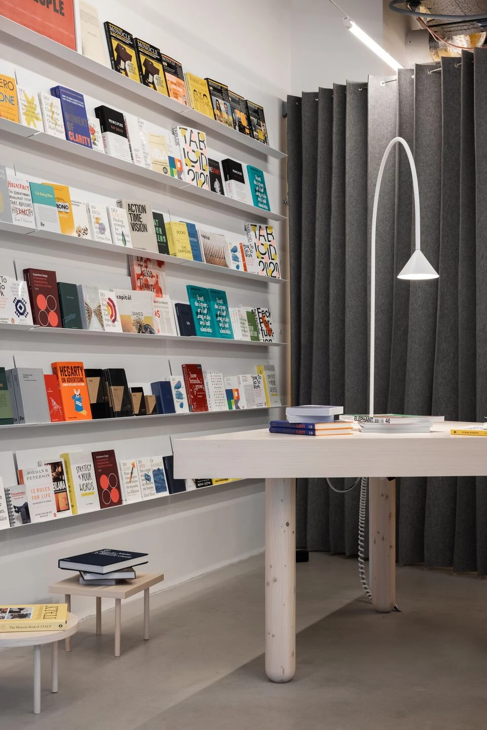 BROT 书店丨斯洛伐克布拉迪斯拉发丨Grau Architects-11