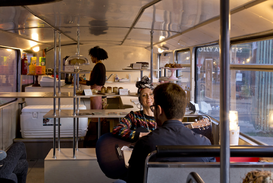 临时微型空间的创意变身 · Blue House Yard丨英国伦敦丨Jan Kattein Architects-23