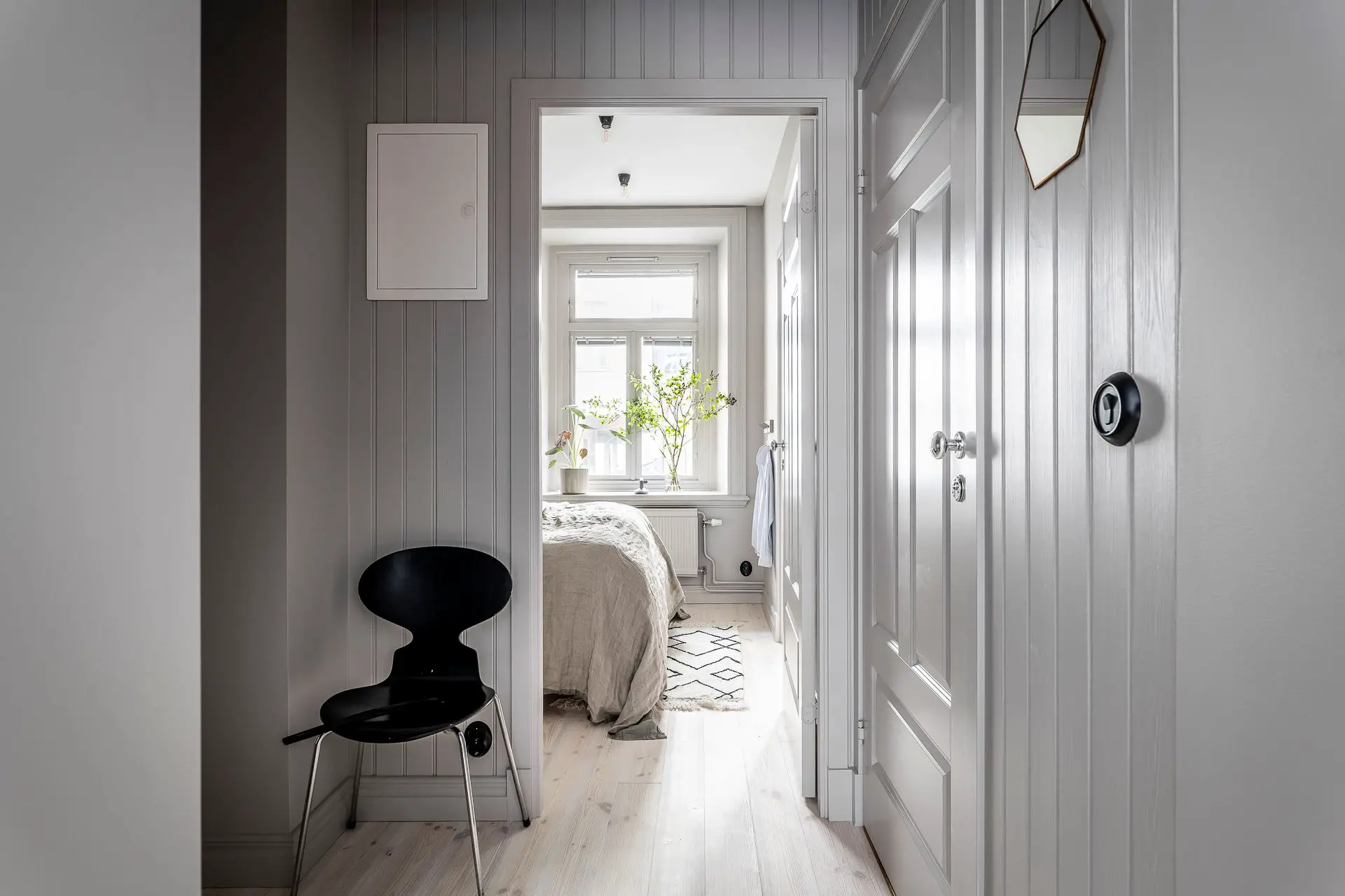 瑞典 1904 年建筑的 41m2 公寓改造 | 古典与现代的完美融合-11