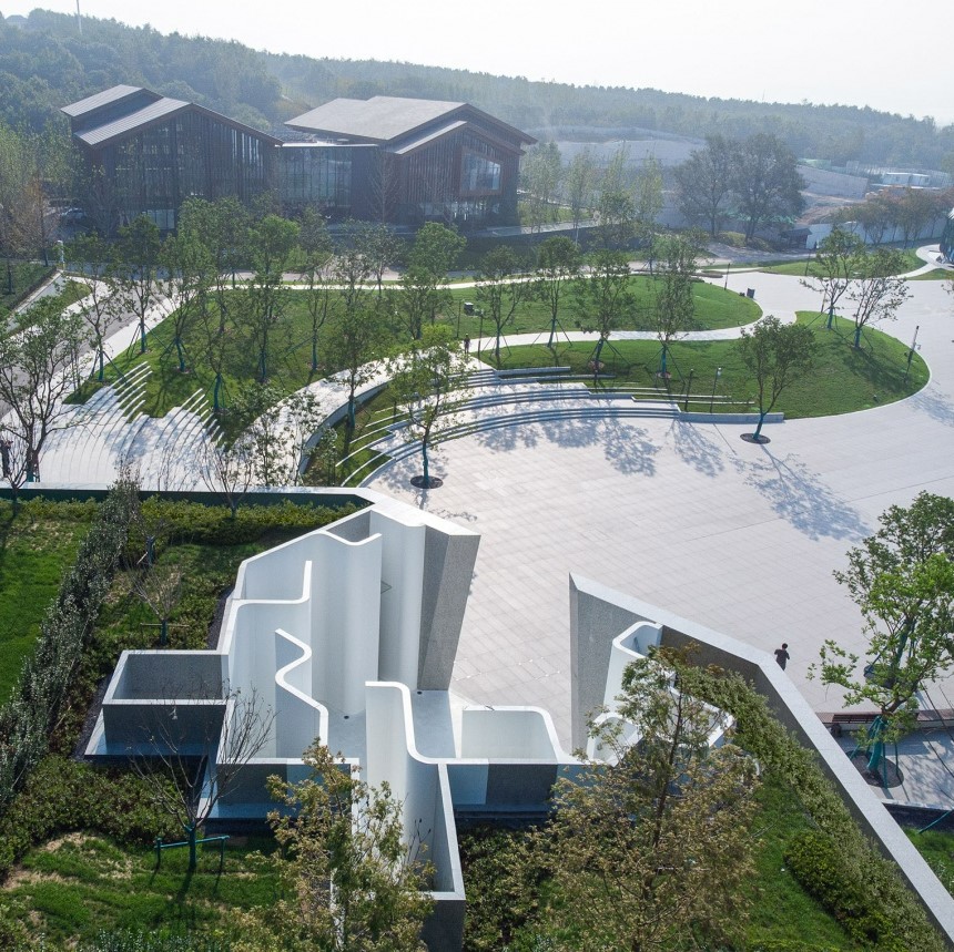 中国阿图尔村隐藏在峡谷中的公共卫生间丨GN Architects-10