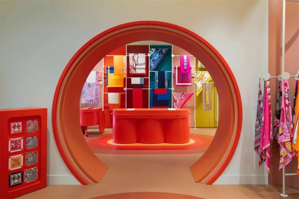 爱马仕 Hermès 丝绸用品新零售快闪店设计丨lisa Ossino Studio-10