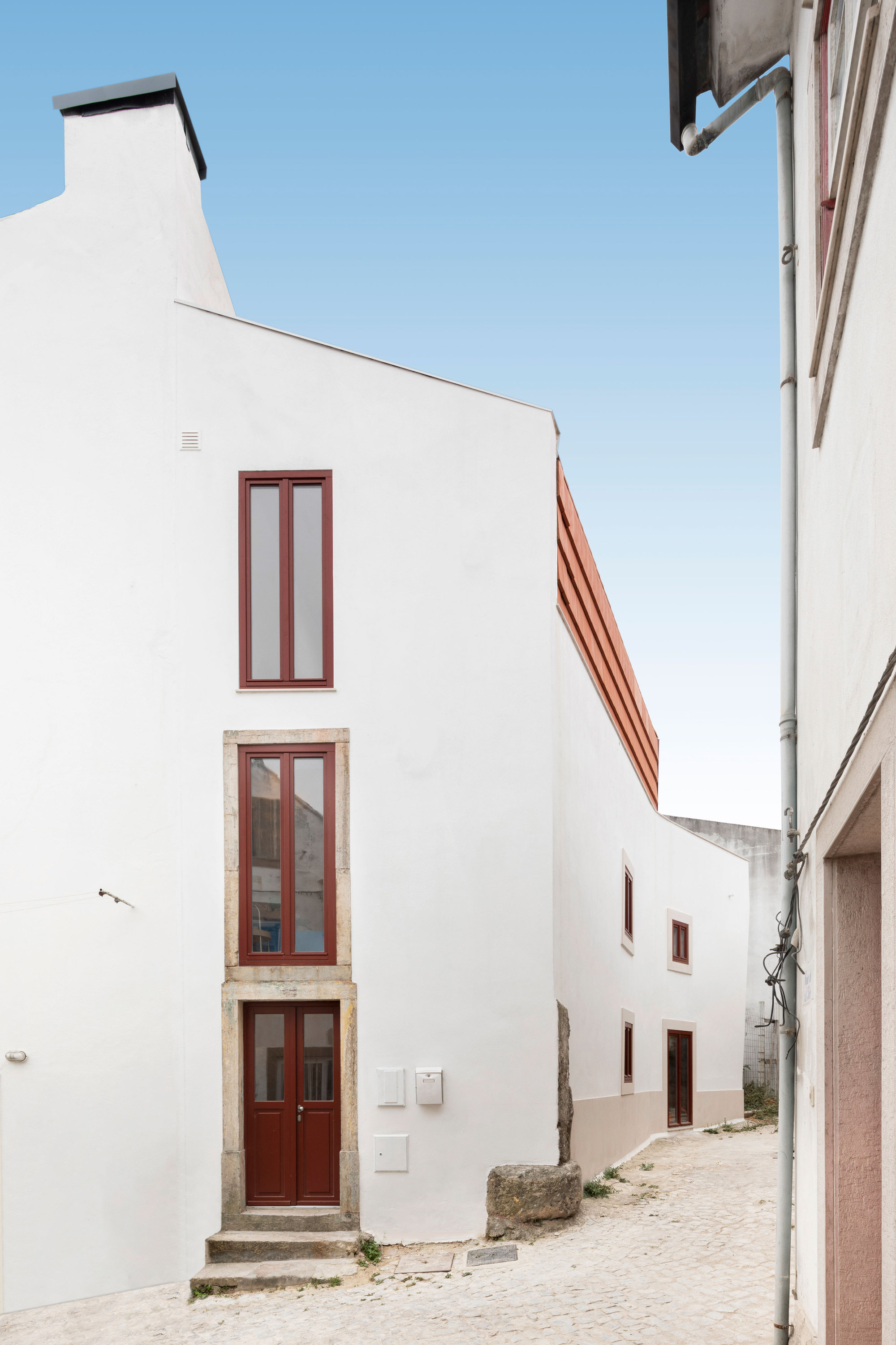 葡萄牙历史小镇中的跨洋重建公寓-13