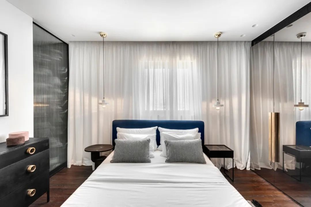 Aviram Kushmirski 打造轻奢风空间，黑白色调与实木地板的完美搭配-86