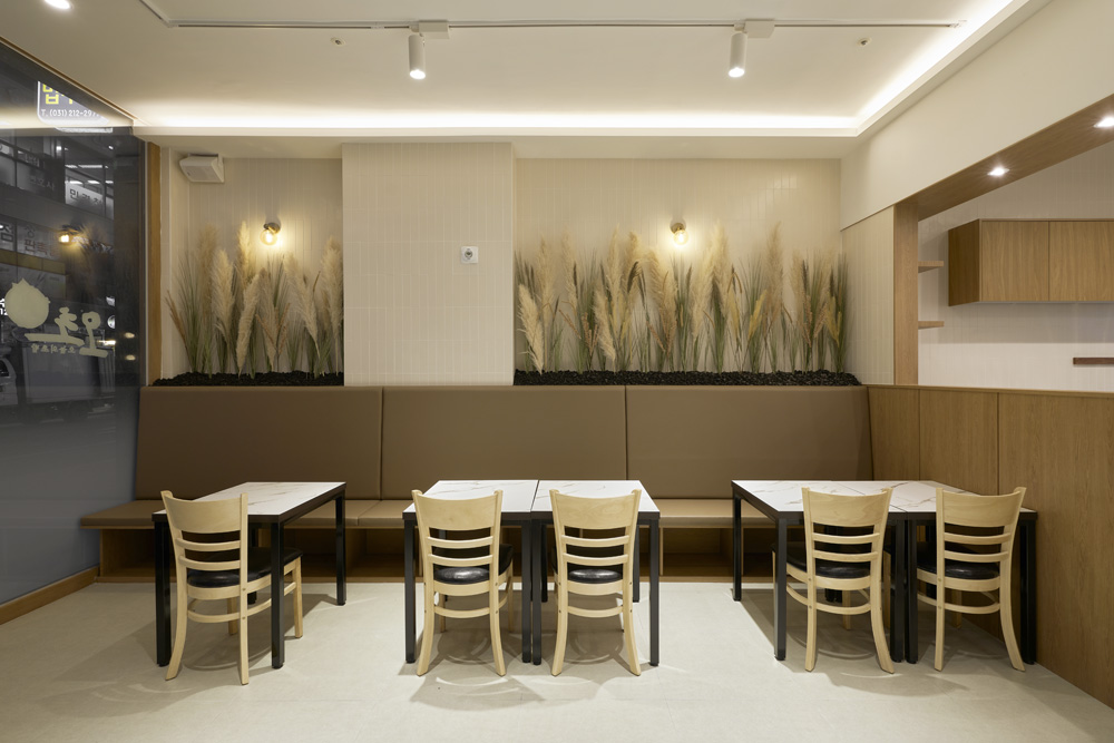 简约 17 坪家居设计，展现白色与木纹的清新之美-9