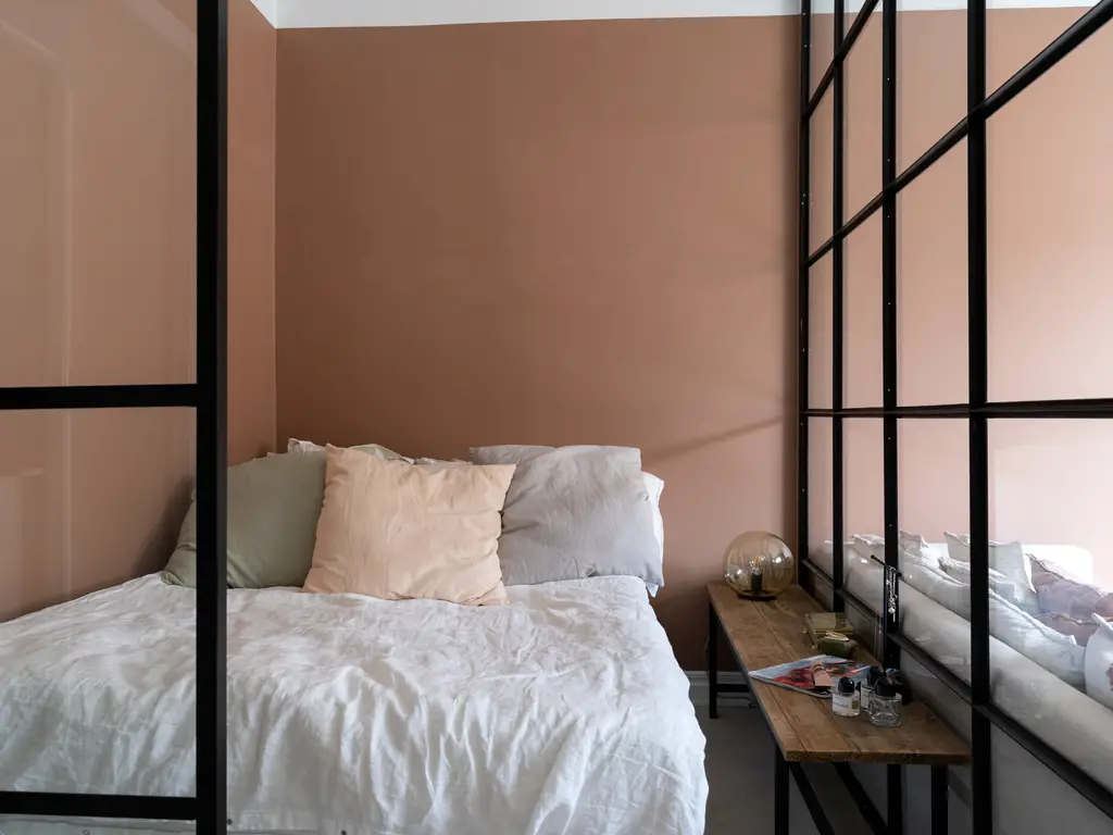 Un studio de 37m2 couleur terracotta et sa chambre vitrée-9
