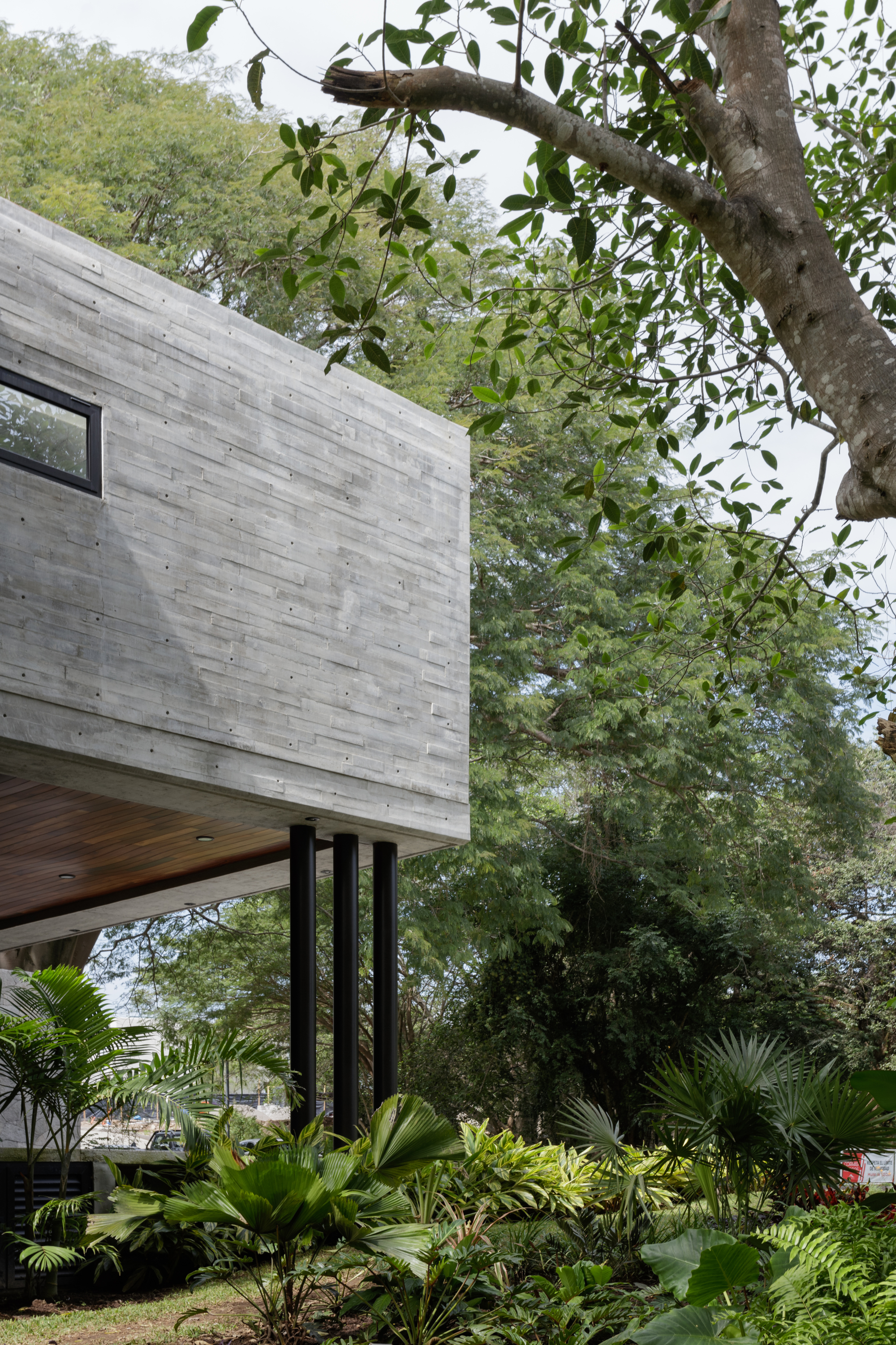 Entreparotas House / Di Frenna Arquitectos-19