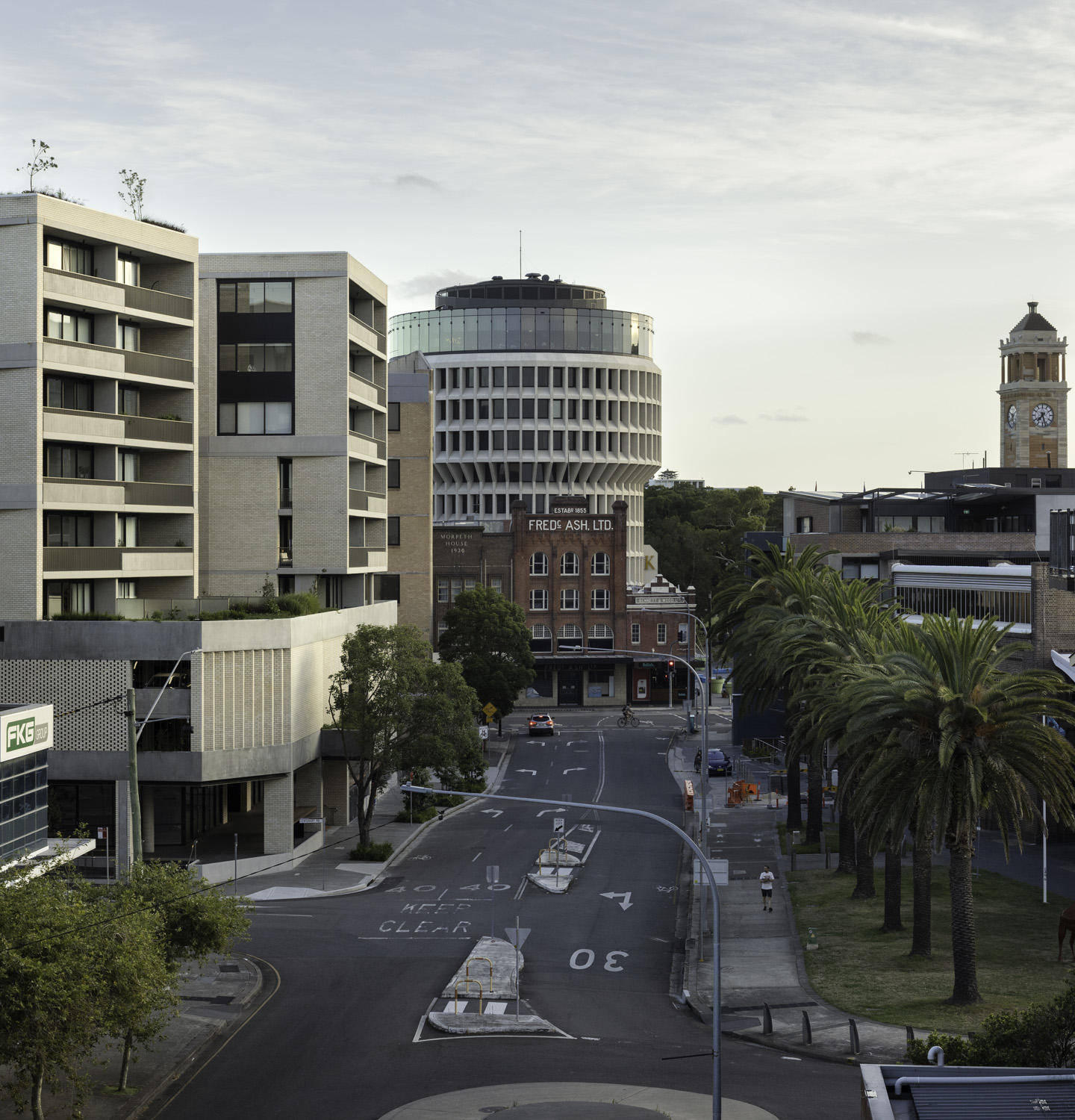 十字路口；人行横道；渡口；（海洋等的）横渡 （由于不清楚具体语境，这里给出几种常见释义，若有具体背景信息可进一步准确翻译） 丨澳大利亚纽卡斯尔丨De Rome,Dezignteam-3