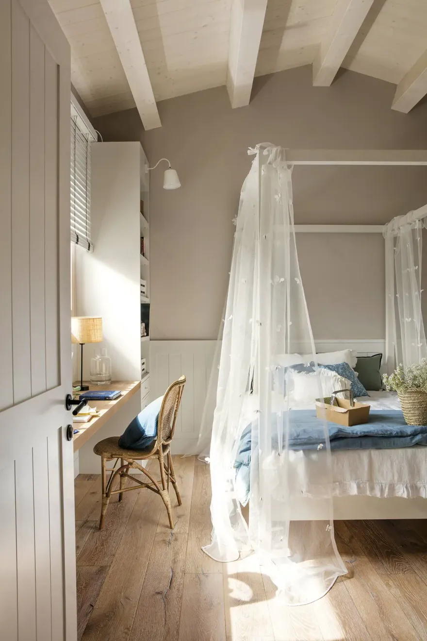 马德里郊区可持续木质别墅的简约自然设计-9