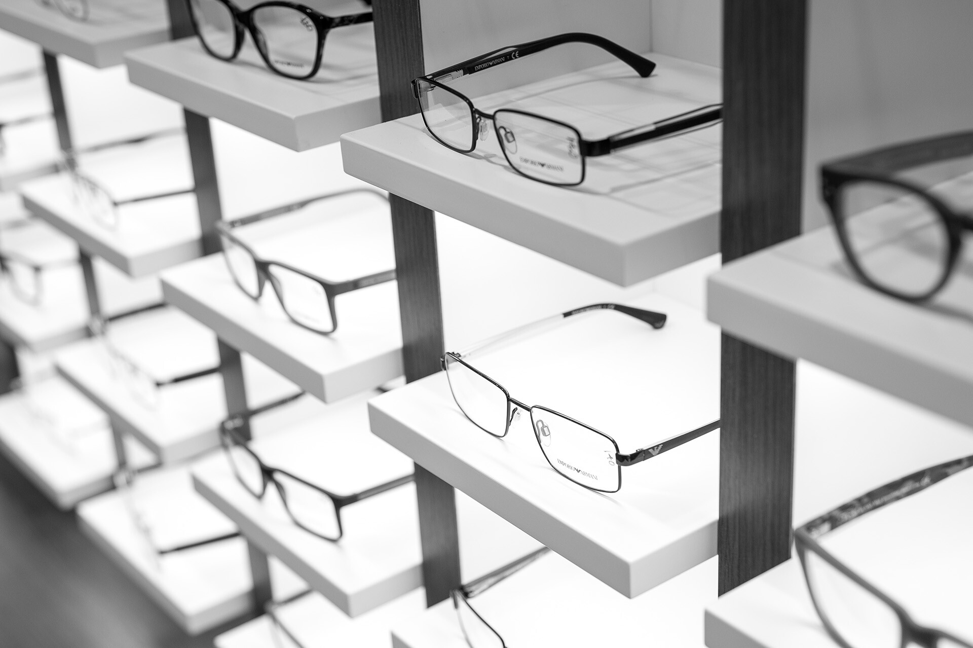 百年眼镜店的现代变身-17